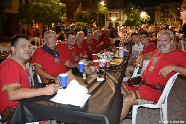 20 cena de acampada moros y cristianos 2017 fila mozarabes
