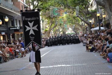 Desfile de gala Moros y Cristianos Dénia 2017 – Filà Hospitalaris