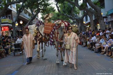 Capitanía mora 2017 Filà Amazigh – Dromedarios