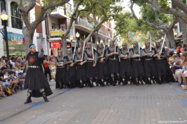 Desfile de gala Moros y Cristianos Dénia 2017 – Filà Cavallers del Me’n Fot