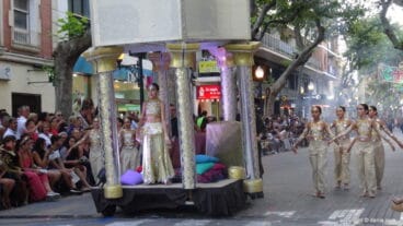 Capitanía mora 2017 Filà Amazigh – Carroza Niña Amazigh