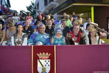 Desfile de gala Moros y Cristianos Dénia 2017 – Capitanes en la tribuna