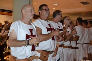 Cena de Gala Moros y Cristianos Dénia 2017 – Templaris desfilando