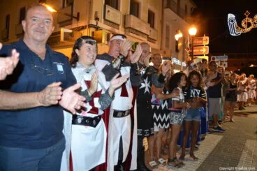 Entraeta de la recepción de la capitanía cristiana 2017 – aplausos de los capitanes