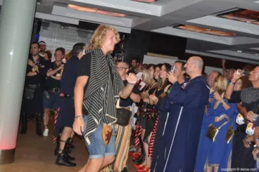Cena de Gala Moros y Cristianos Dénia 2017 – festeros desfilando