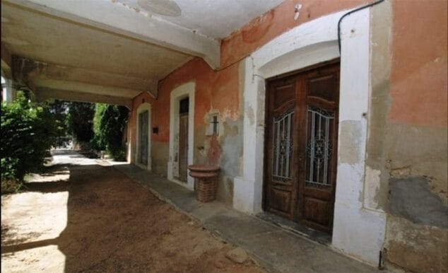 antigua masia vacation villas