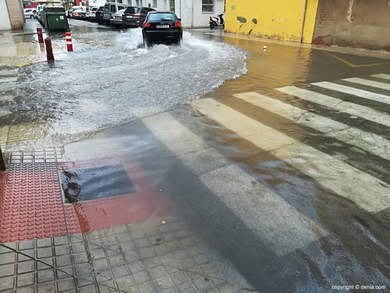 Calle inundada en Dénia