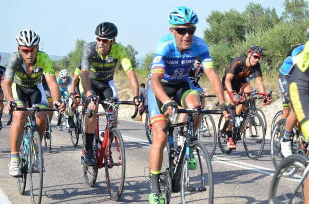 ciclistas de la uc montgo ulb en la prueba de alfarrasi
