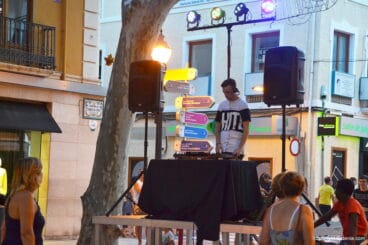 DJ en la calle Marqués de Campo