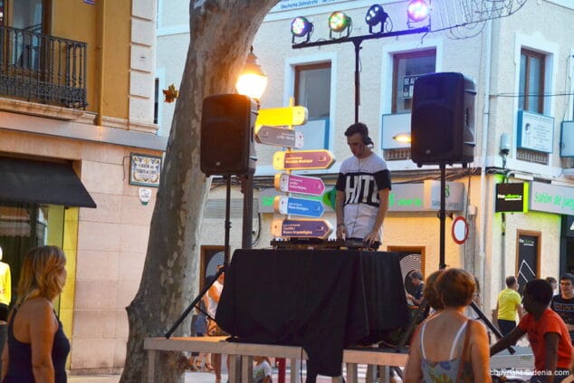 dj en la calle marques de campo