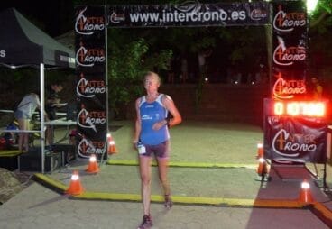 encarna cardona entrando en meta