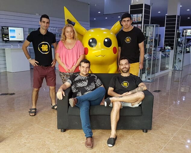 "Cyber Arena ha pasado de ser una pequeña tienda a un gran comercio en Dénia conectado con el mundo", Raúl Santacreu 11 equipo cyber arena