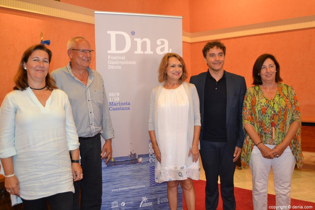 Firma del convenio para DNA Festival Gastronómico