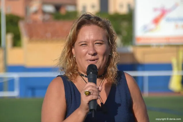 Gran ambiente en la presentación de los equipos del CD Dénia 11 gema estrela en su parlamento