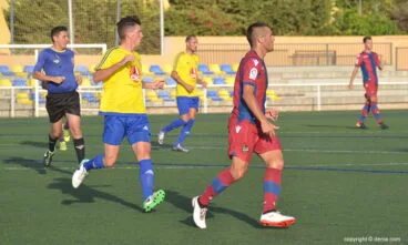 Henry marcando a un contrario
