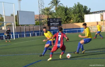 Keko frenando a un rival
