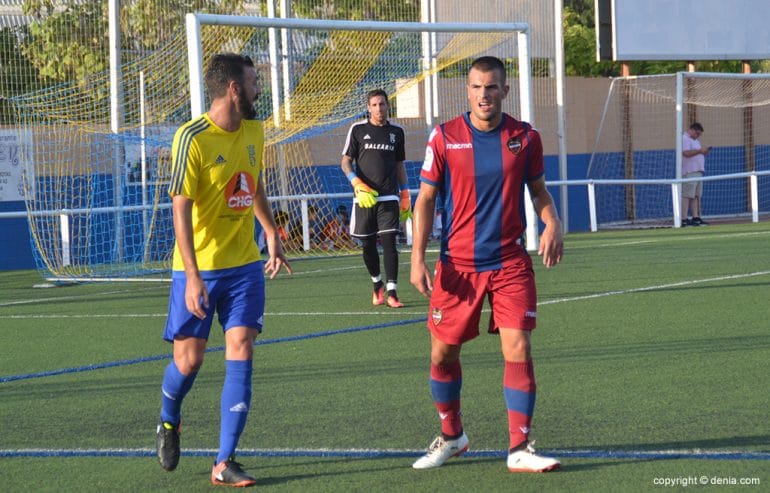 Keko vigilando a un rival