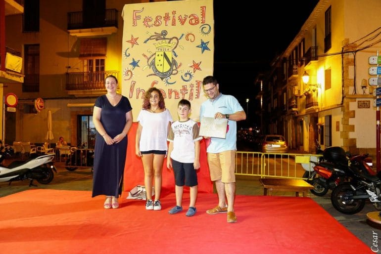 La falla Baix la Mar celebró el festival infantil