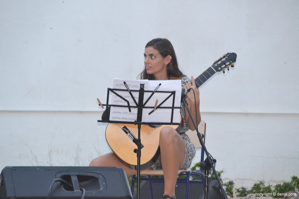 La guitarrista Ángela Alvárez