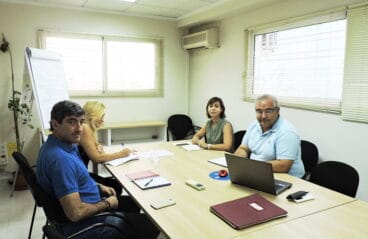 ma jose ripoll con representantes de los constructores