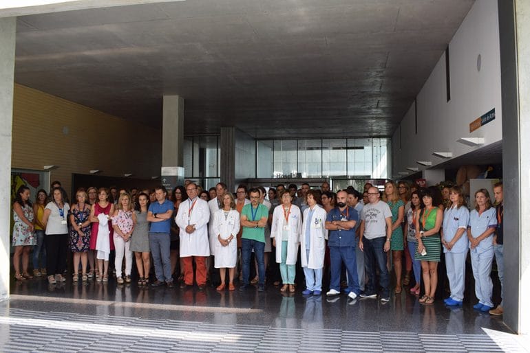 Minuto de silencio en el Hospital Marina Alta