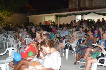 Mucho público siguiendo las actuaciones