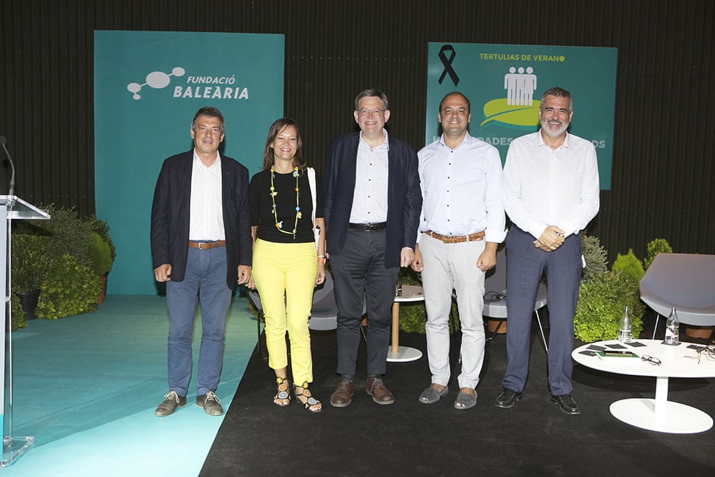 participantes en la tertulia del verano de la fundacio balearia