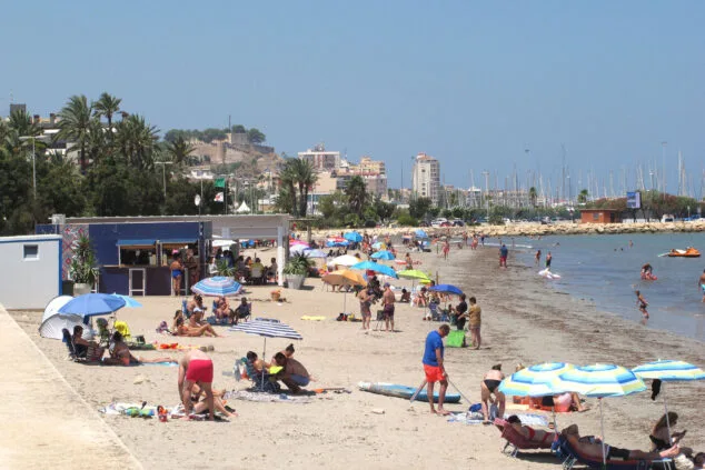 Las mejores playas de Dénia: guía completa 2026 y cómo llegar 20 Imagen: Playa Marineta Cassiana en el sur de Dénia