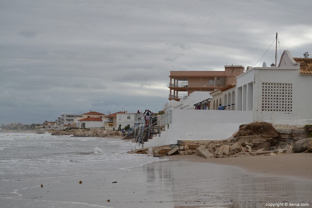 El temporal hace desparecer (una vez más) la playa de Les Deveses 1 playa de les deveses de denia tras el temporal