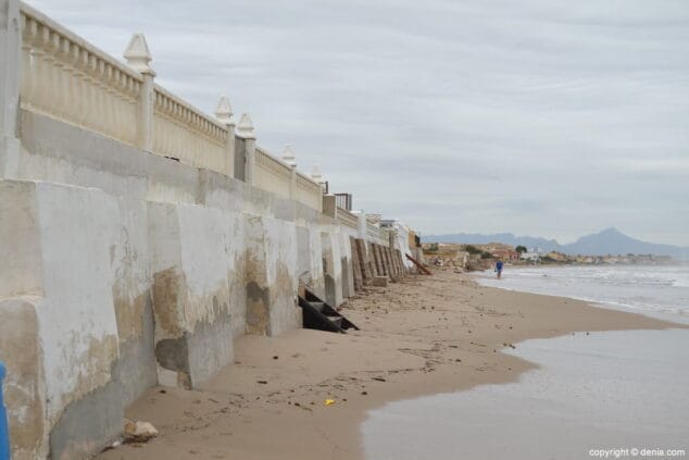 El temporal hace desparecer (una vez más) la playa de Les Deveses 8 playa de les deveses tras el temporal