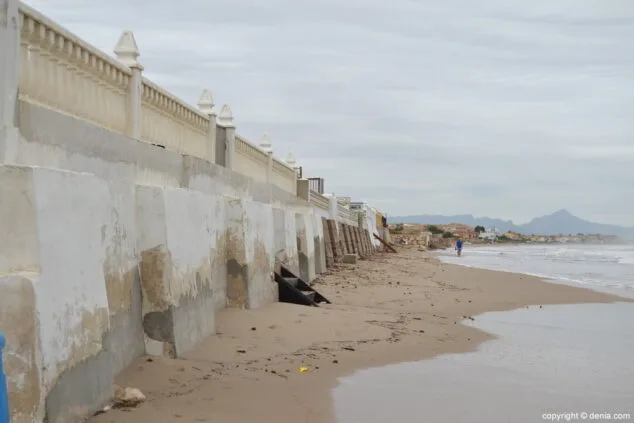El temporal hace desparecer (una vez más) la playa de Les Deveses 8 playa de les deveses tras el temporal
