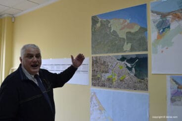 Rogelio Mira en una de sus explicaciones a los medios de comunicación