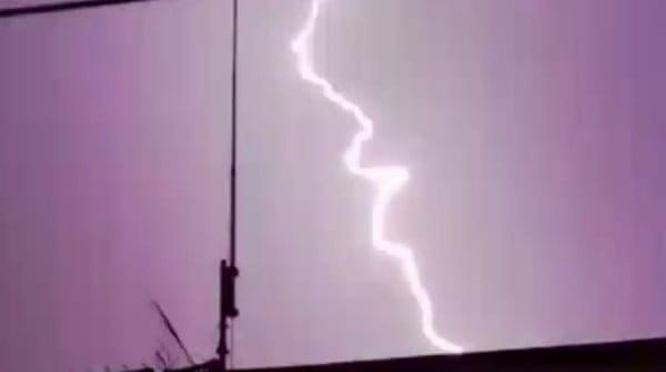 La alerta naranja por fuertes lluvias se mantiene durante la mañana del jueves 1 tormenta electrica denia