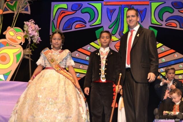 Rituales y santería para proclamar a Cristina Navarro como fallera mayor infantil de la Falla Diana 20 16 presentacion infantil falla diana 2018 comissio de festes de la mare de deu