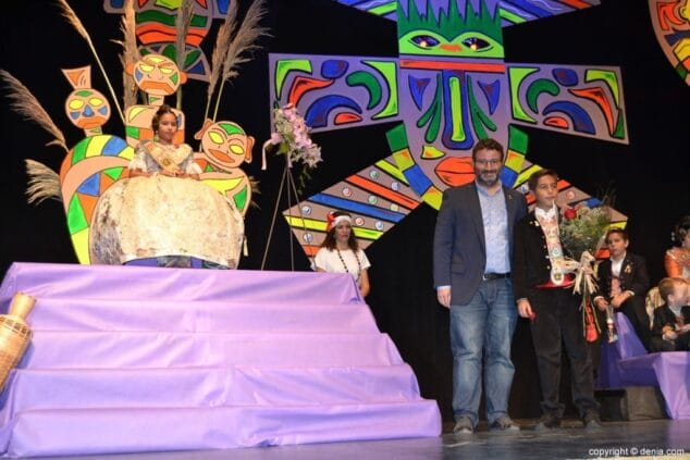 Rituales y santería para proclamar a Cristina Navarro como fallera mayor infantil de la Falla Diana 22 18 presentacion infantil falla diana 2018 pleitesia de oscar mengual