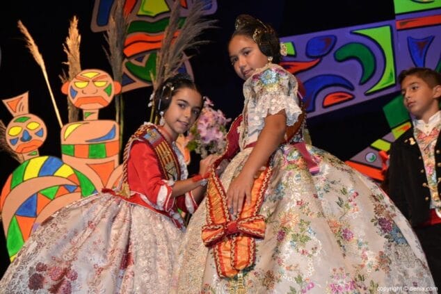 Rituales y santería para proclamar a Cristina Navarro como fallera mayor infantil de la Falla Diana 24 20 presentacion infantil falla diana 2018 pleitesia de carla vinaroz