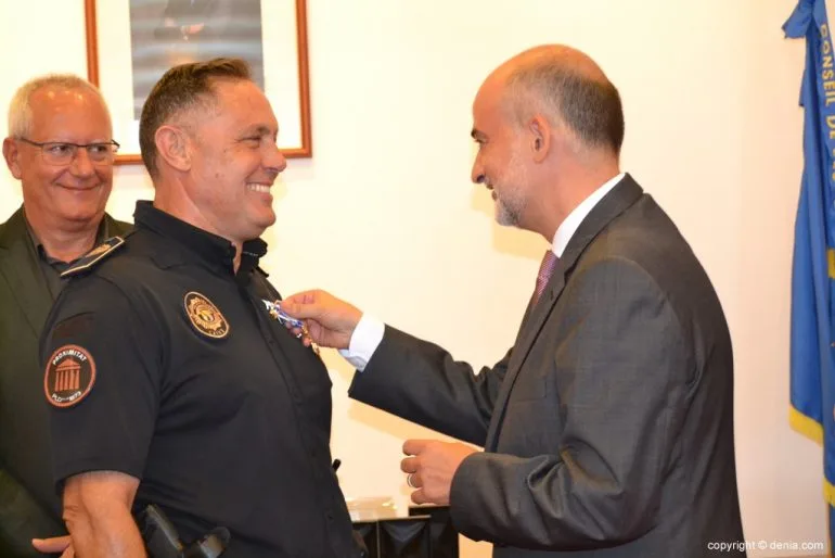 Día de la Policía Dénia - Imposición de medallas