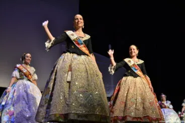 Presentación Falleras Mayores Dénia 2018 – Reinas de Elche
