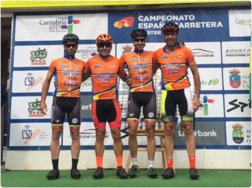Ciclistas del UC Montgó -ULB