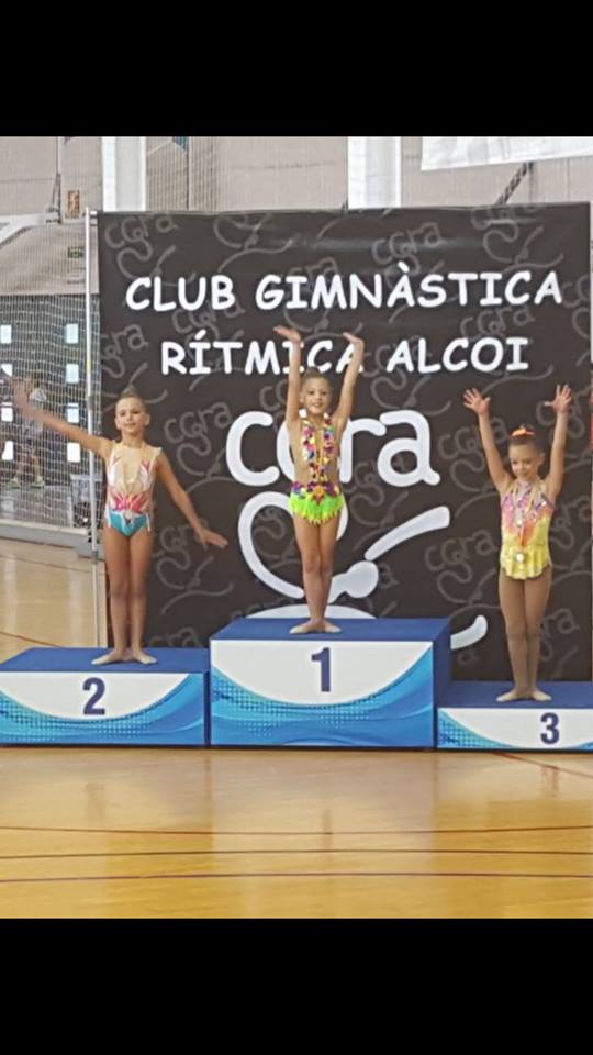 Fantástico inicio de temporada para las gimnastas del Club GR Dénia 5 club gr denia podio sofia corti oro