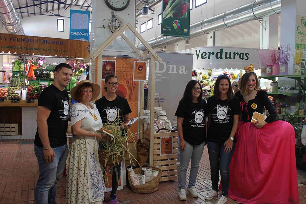 difusion de la semana gastronomica de pego en el mercado de denia