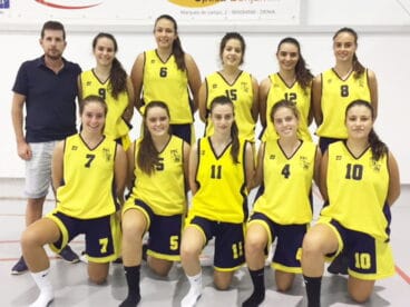 equip junior femení del denia basquet davant el ube castellon