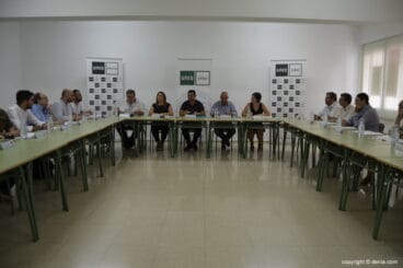 Inicio de la reunión de la Junta Rectora de la UNED de Dénia