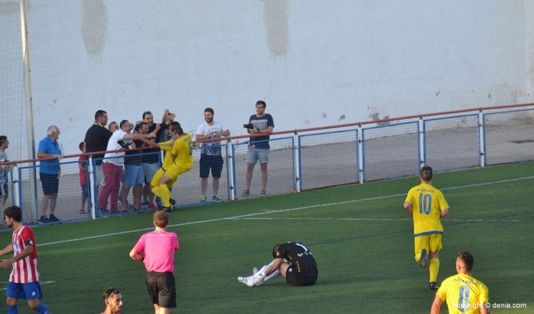 Josep celebrando su gol