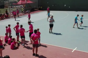 Jugando al fútbol sala