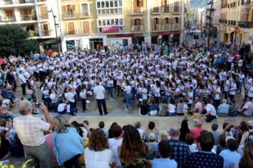 Lleno total en la plaza del Consell para el encuentro de bandas juveniles