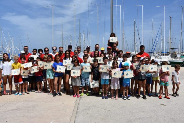monitores con los mas peques de la escuela de verano