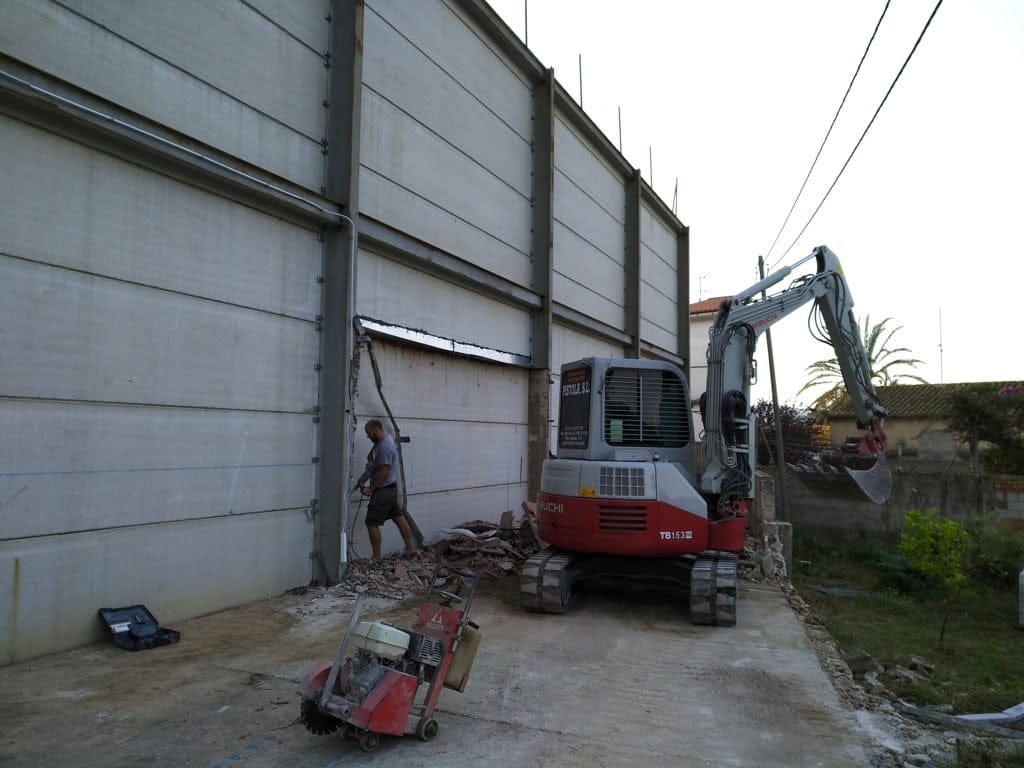 obras en el almacen del polideportivo de jesus pobre