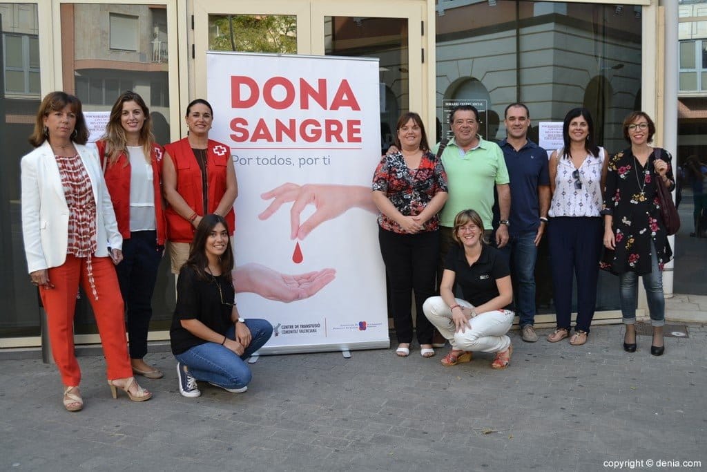 organizadores y colaboradores del 9o maraton de donacion de sangre de denia