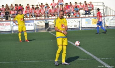 Panucci pidiendo ánimos a sus compañeros